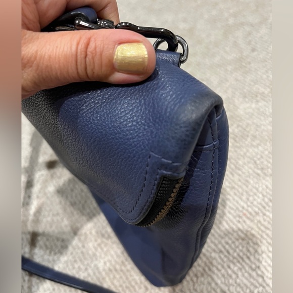 TUMI Leather Crossbody Shoulder Bag Personal Item Travel Purse Clutch RFID Safe - Picture 12 of 16